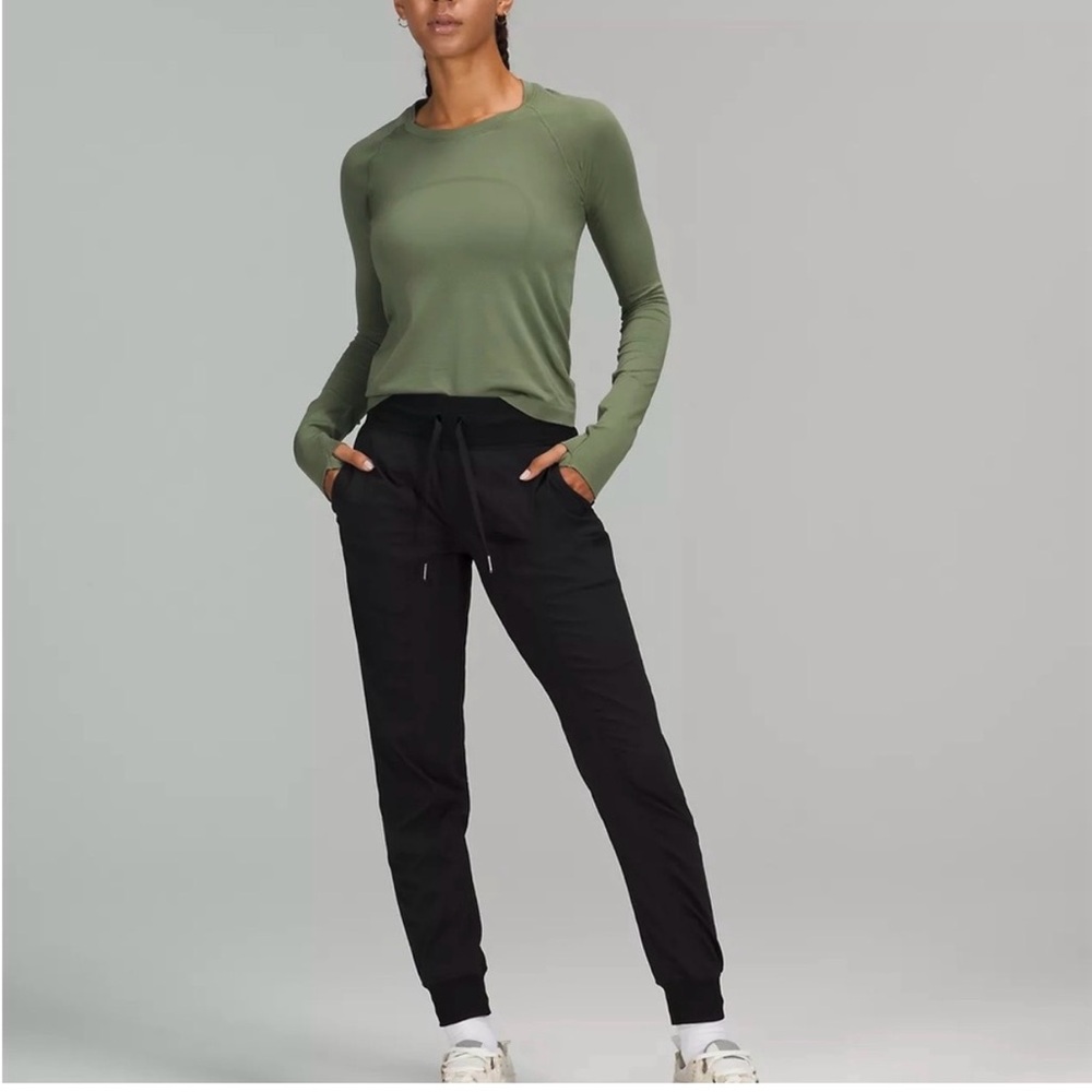 Lululemon DanceStudio mid rise joggers, full length, size 6, black